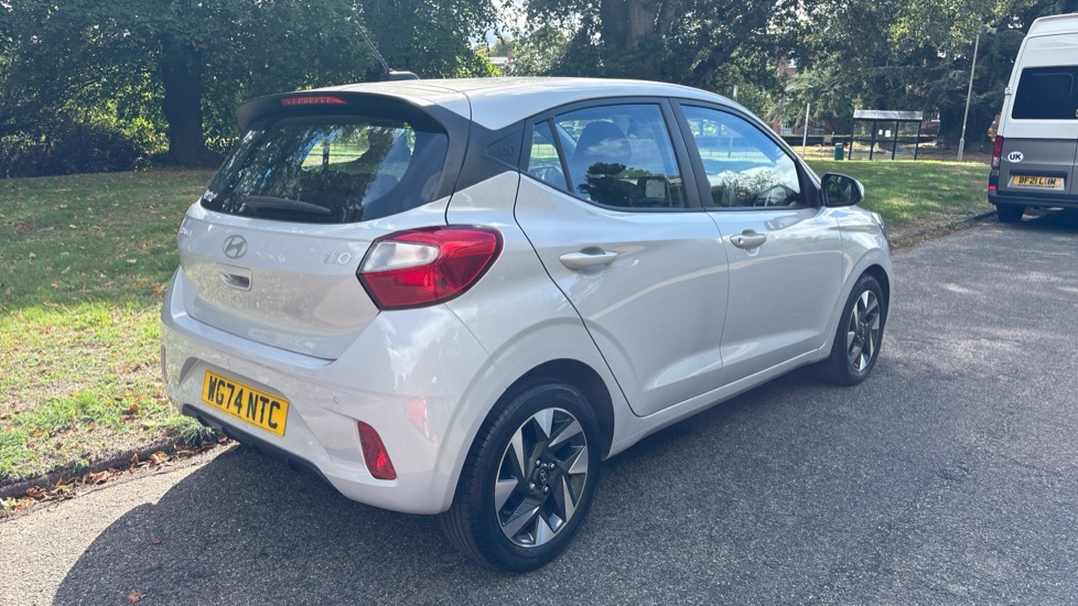Hyundai i10 1.0 [63] Advance 5dr [Nav] Petrol Hatchback - Image 28