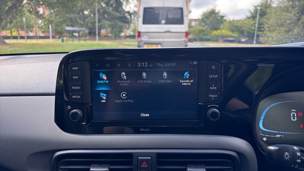 Hyundai i10 1.0 [63] Advance 5dr [Nav] Petrol Hatchback - Image 32