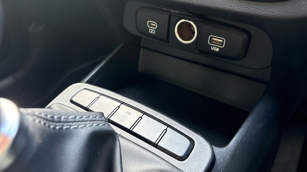Hyundai i10 1.0 [63] Advance 5dr [Nav] Petrol Hatchback - Image 36