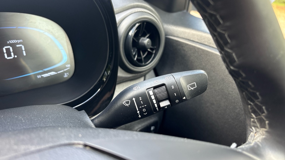 Hyundai i10 1.0 [63] Advance 5dr [Nav] Petrol Hatchback - Image 39