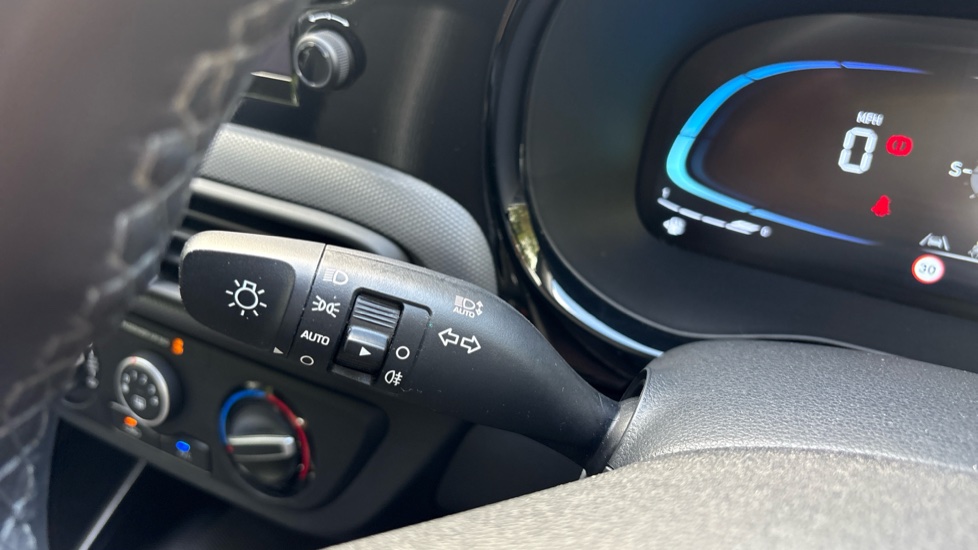 Hyundai i10 1.0 [63] Advance 5dr [Nav] Petrol Hatchback - Image 40