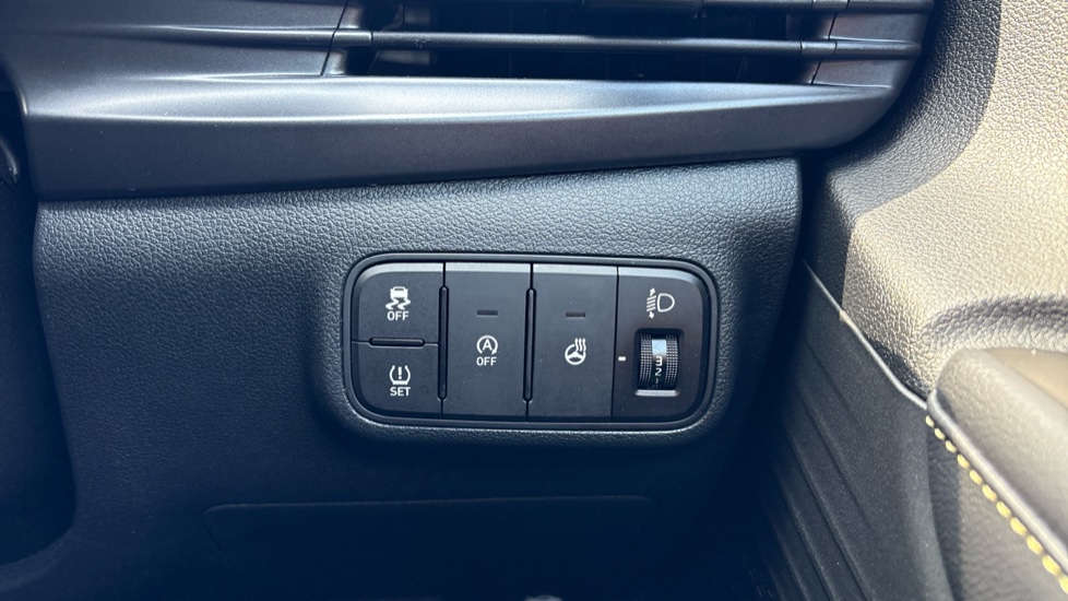 Hyundai i20 1.0T GDi 90 Tech Line 5dr Petrol Hatchback - Image 40