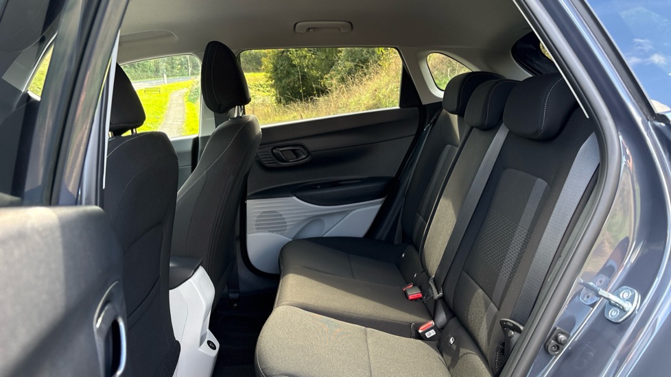 Hyundai i20 1.0T GDi 90 Tech Line 5dr DCT Petrol Hatchback - Image 16