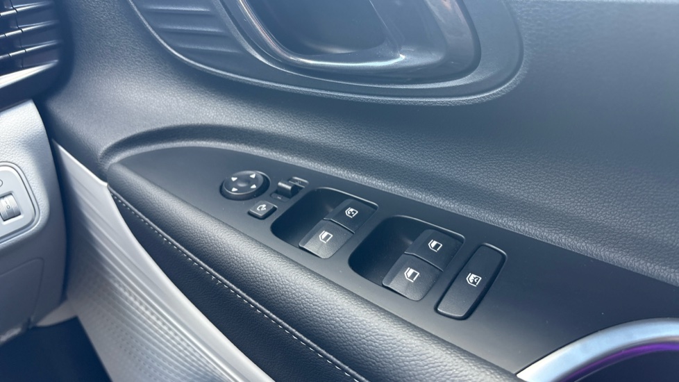 Hyundai i20 1.0T GDi 90 Tech Line 5dr DCT Petrol Hatchback - Image 40