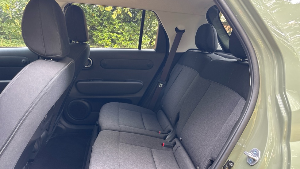 Hyundai INSTER 85kW 02 49kWh 5dr Auto Electric Hatchback - Image 16