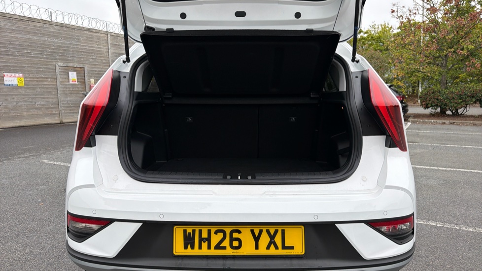 Hyundai BAYON 1.0 TGDi [90] Tech Line 5dr DCT Petrol Hatchback - Image 4