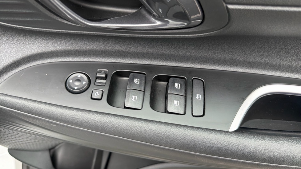 Hyundai BAYON 1.0 TGDi [90] Tech Line 5dr DCT Petrol Hatchback - Image 29