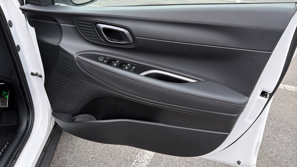Hyundai BAYON 1.0 TGDi [90] Tech Line 5dr DCT Petrol Hatchback - Image 30