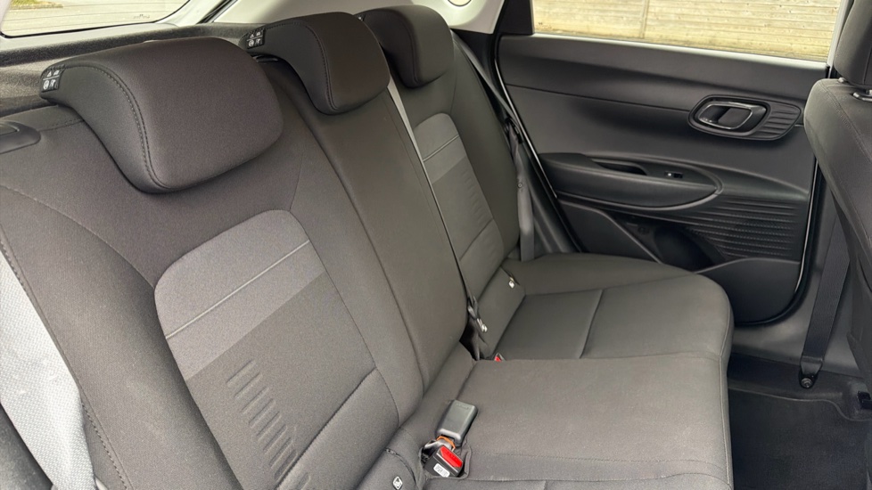 Hyundai BAYON 1.0 TGDi [90] Tech Line 5dr DCT Petrol Hatchback - Image 33
