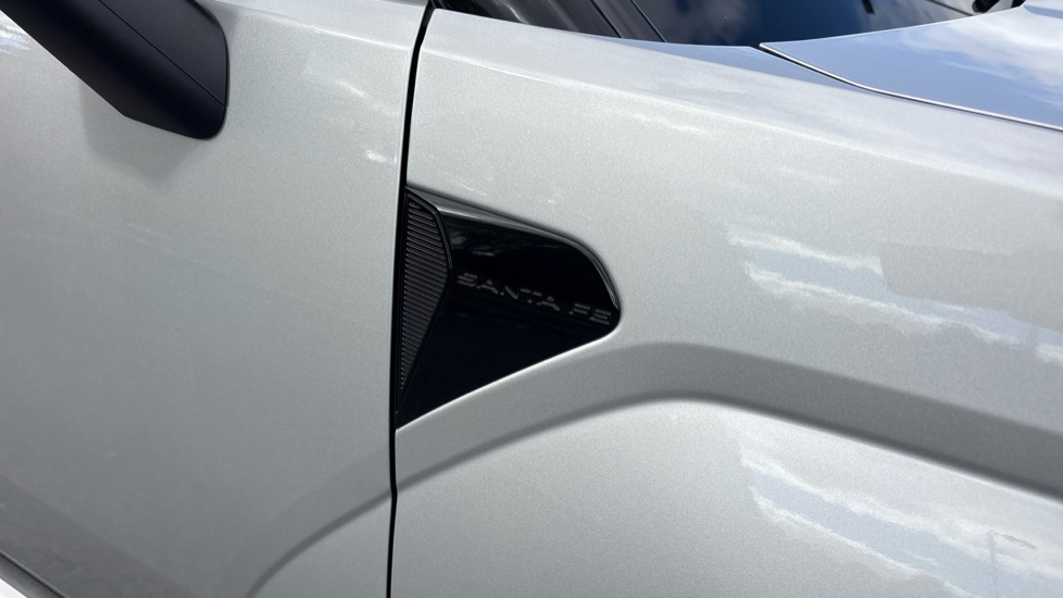Hyundai SANTA FE 1.6 TGDi Plug-in Hybrid Ultimate 5dr 4WD Auto Estate - Image 24