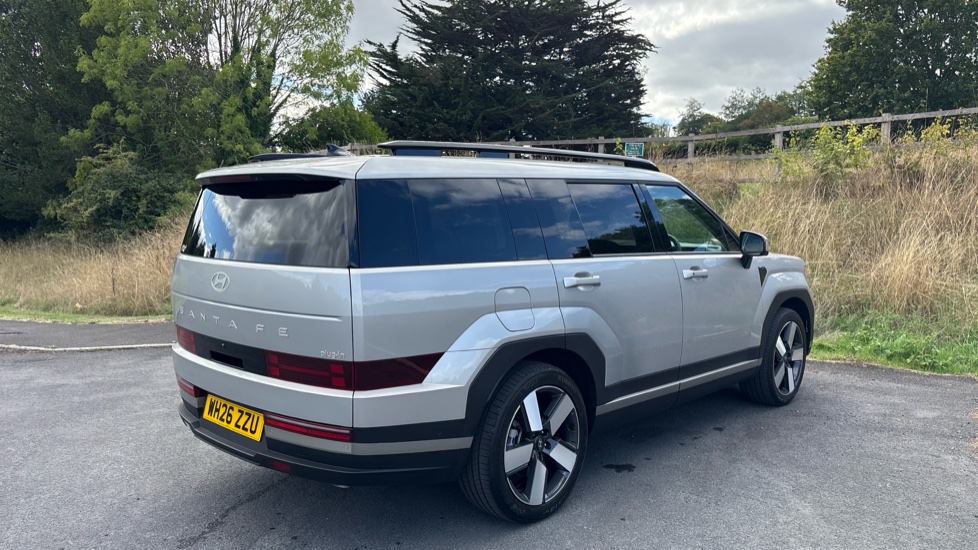 Hyundai SANTA FE 1.6 TGDi Plug-in Hybrid Ultimate 5dr 4WD Auto Estate - Image 28