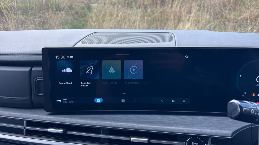 Hyundai SANTA FE 1.6 TGDi Plug-in Hybrid Ultimate 5dr 4WD Auto Estate - Image 32