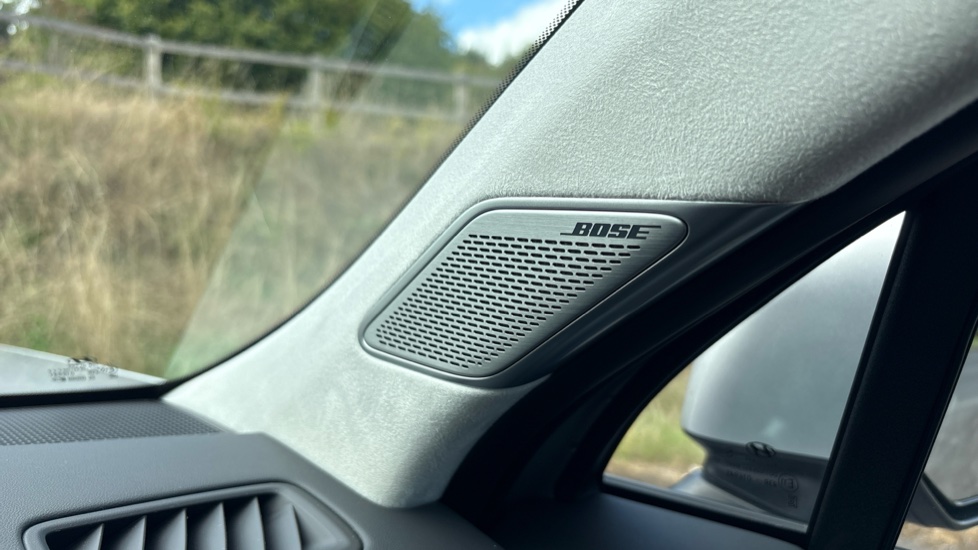 Hyundai SANTA FE 1.6 TGDi Plug-in Hybrid Ultimate 5dr 4WD Auto Estate - Image 45