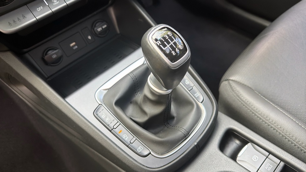 Hyundai KONA 1.0 TGDi 48V MHEV Ultimate 5dr Petrol Hatchback - Image 13