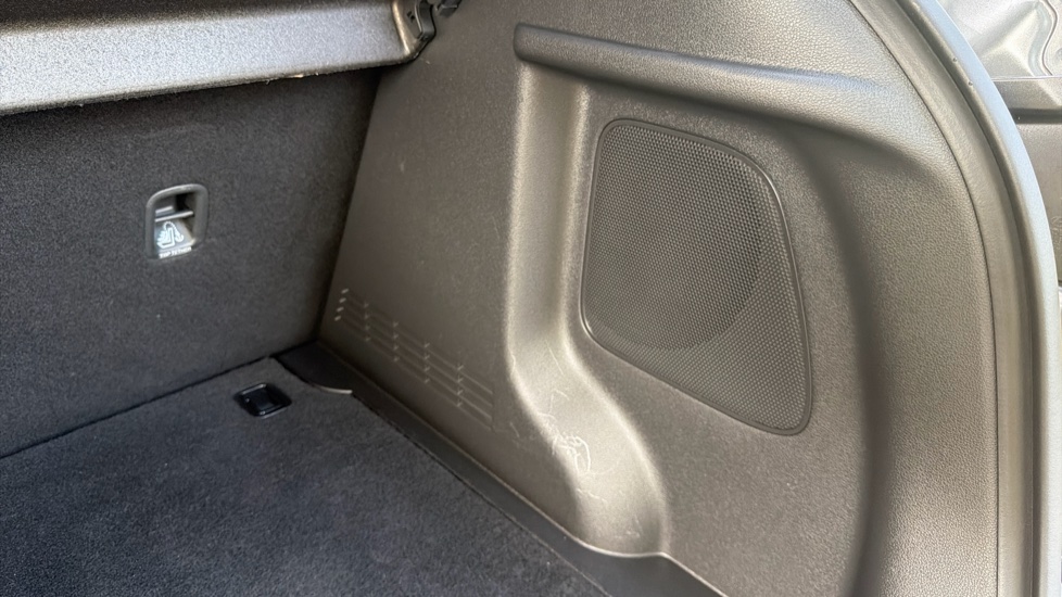 Hyundai KONA 1.0 TGDi 48V MHEV Ultimate 5dr Petrol Hatchback - Image 27