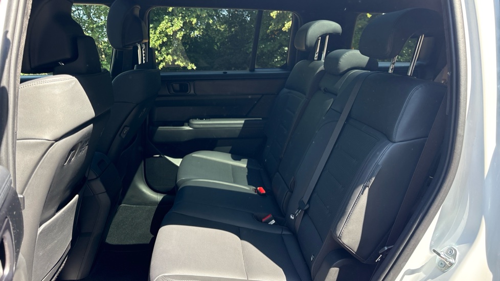 Hyundai SANTA FE 1.6 TGDi Hybrid Calligraphy 5dr 4WD Auto Hybrid Estate - Image 16