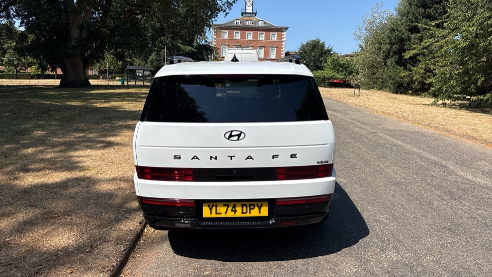 Hyundai SANTA FE 1.6 TGDi Hybrid Calligraphy 5dr 4WD Auto Hybrid Estate - Image 27