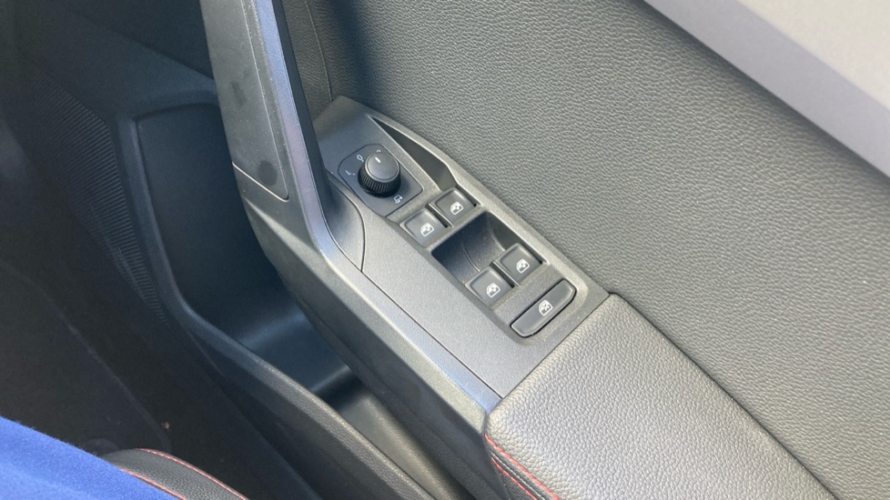 SEAT Arona 1.0 TSI 110 FR Sport [EZ] 5dr DSG Petrol Hatchback - Image 27