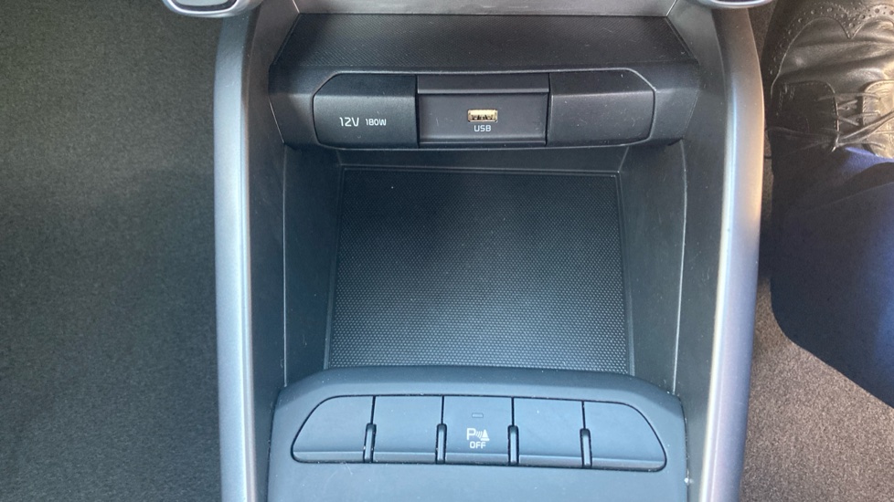 Kia Stonic 1.0T GDi 99 GT-Line 5dr Petrol Estate - Image 33