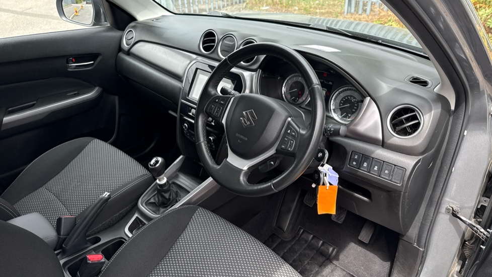 Suzuki Vitara 1.4 Boosterjet 48V Hybrid SZ-T 5dr Petrol Estate - Image 11