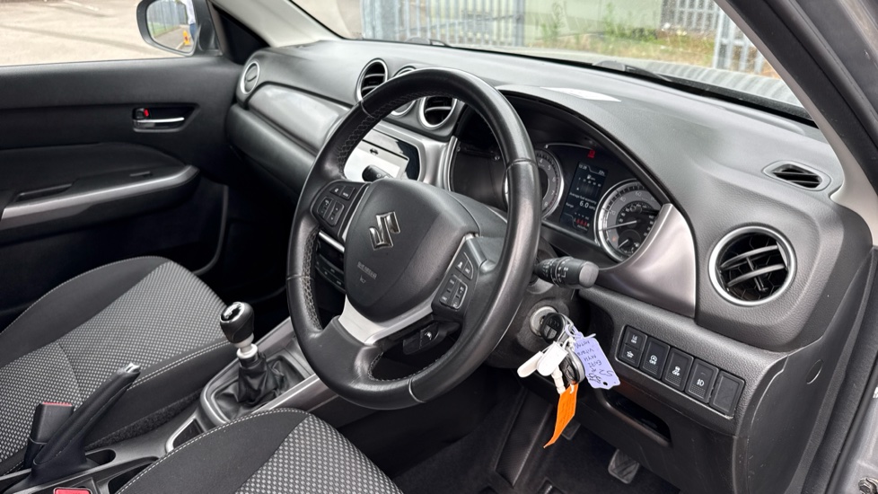 Suzuki Vitara 1.4 Boosterjet 48V Hybrid SZ-T 5dr Petrol Estate - Image 41