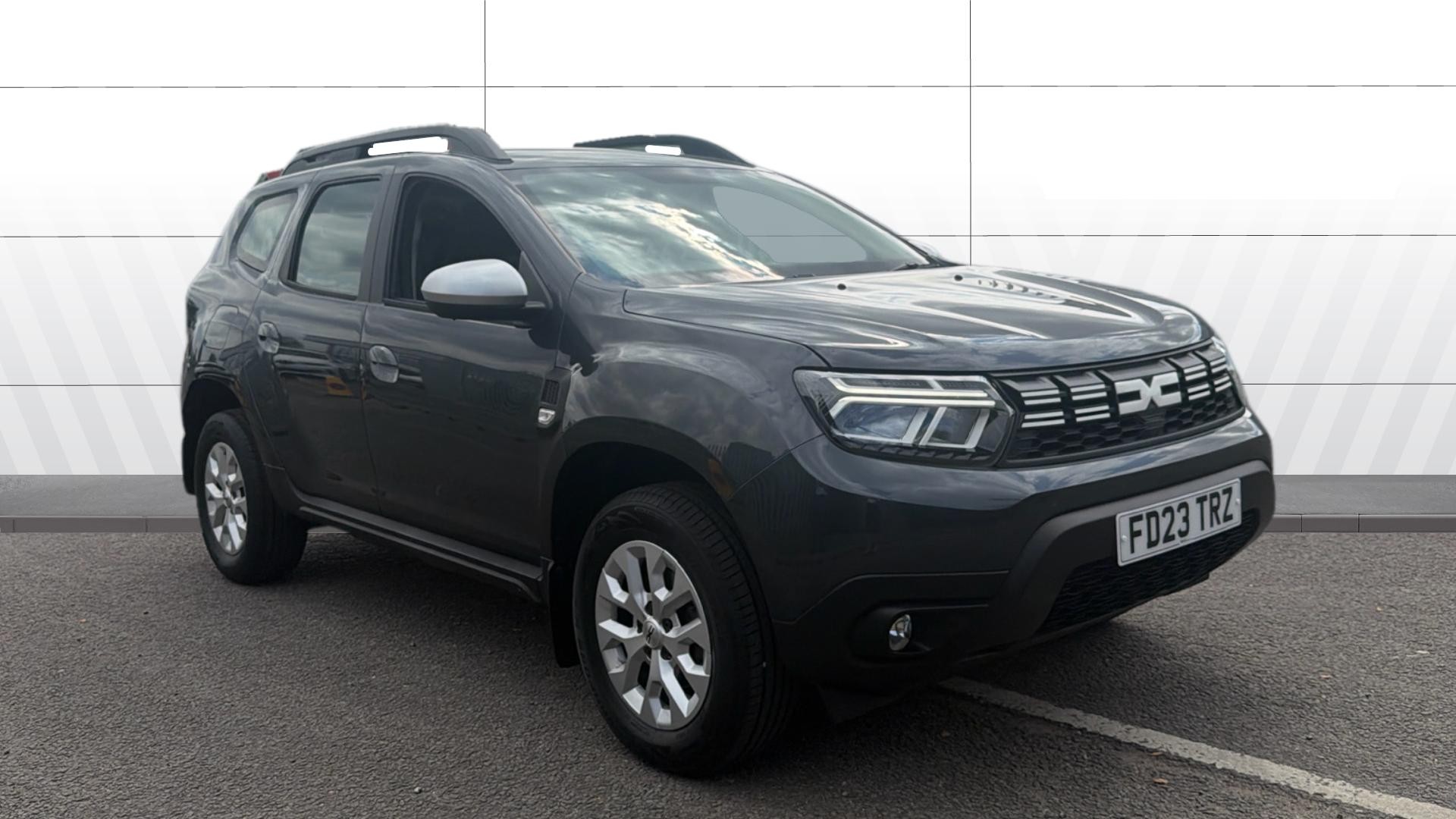 Dacia Duster listing photo