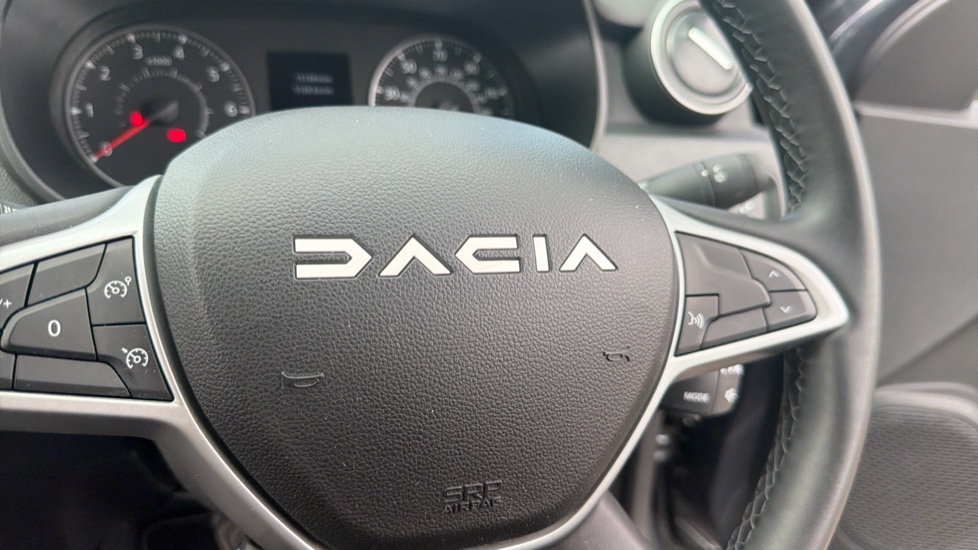 Dacia Duster 1.3 TCe 130 Expression 5dr Petrol Estate - Image 28