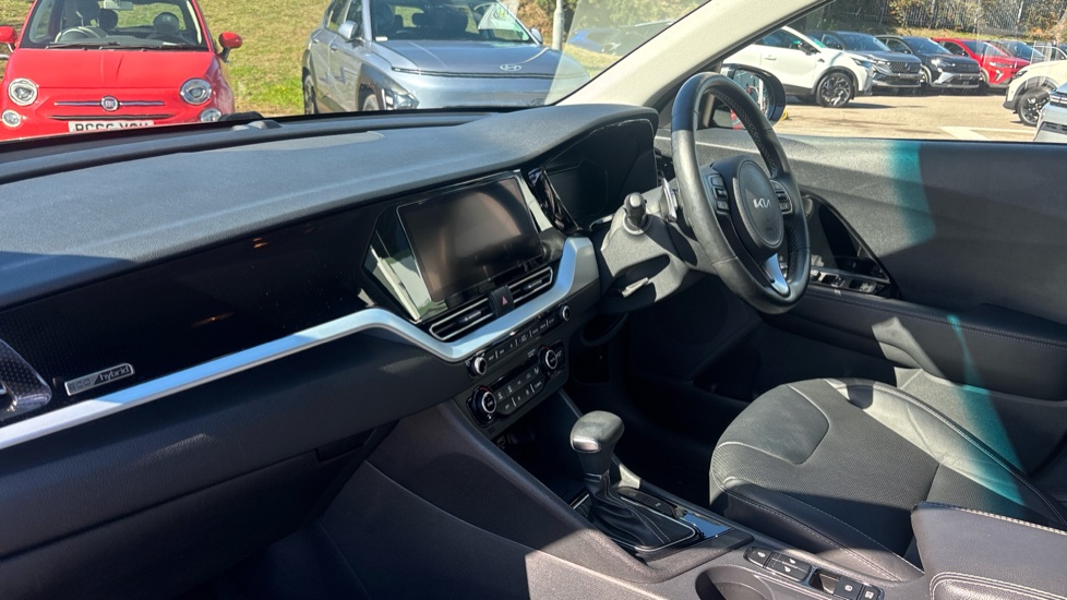 Kia Niro 1.6 GDi Hybrid 3 5dr DCT Hybrid Estate - Image 9