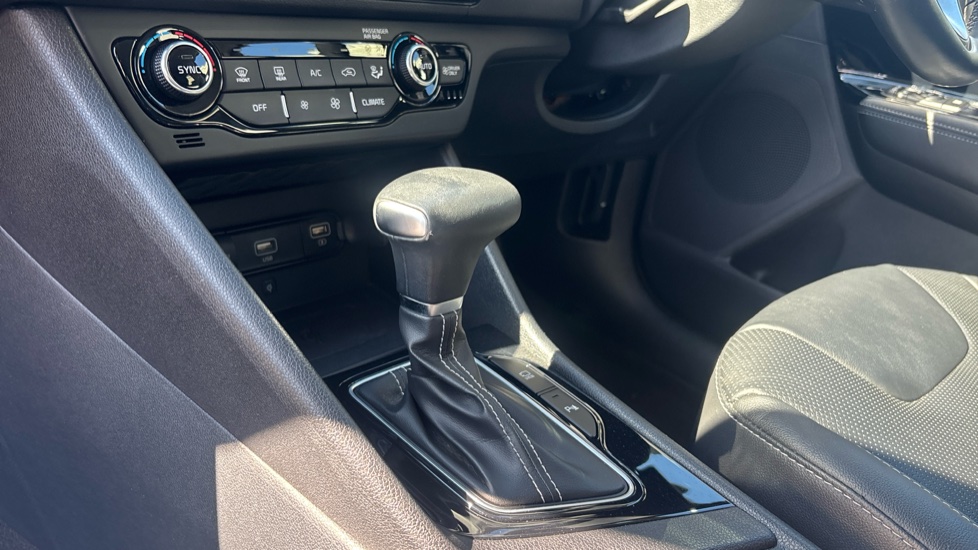 Kia Niro 1.6 GDi Hybrid 3 5dr DCT Hybrid Estate - Image 13