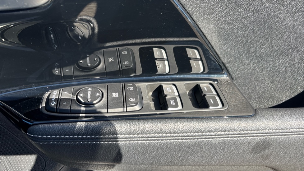 Kia Niro 1.6 GDi Hybrid 3 5dr DCT Hybrid Estate - Image 22