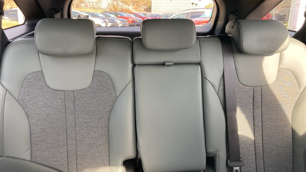 Kia Sorento 1.6 T-GDi HEV 2 5dr Auto Hybrid Station Wagon - Image 15