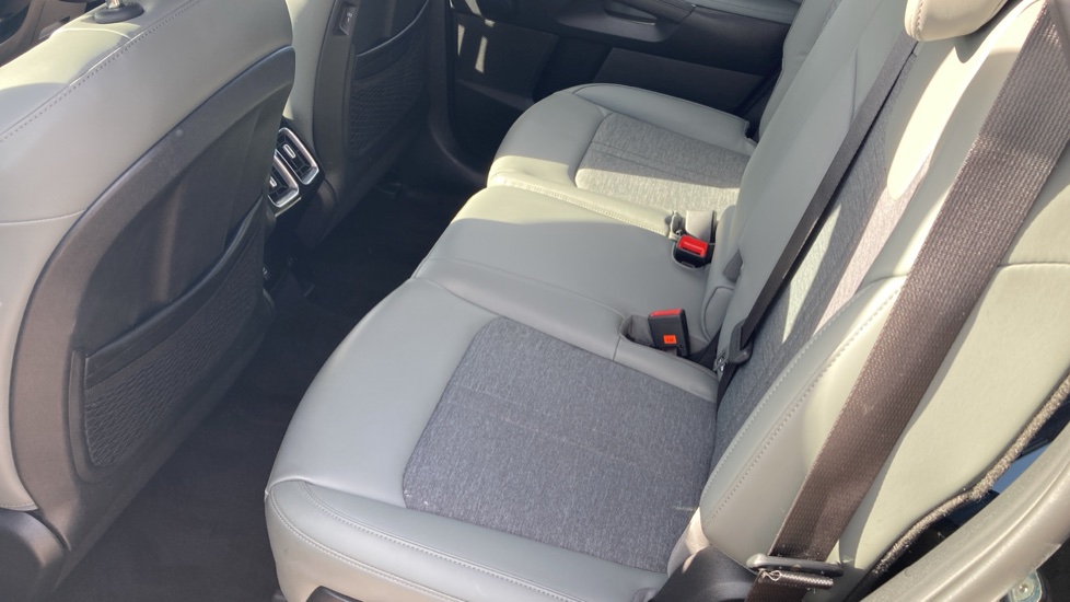 Kia Sorento 1.6 T-GDi HEV 2 5dr Auto Hybrid Station Wagon - Image 16