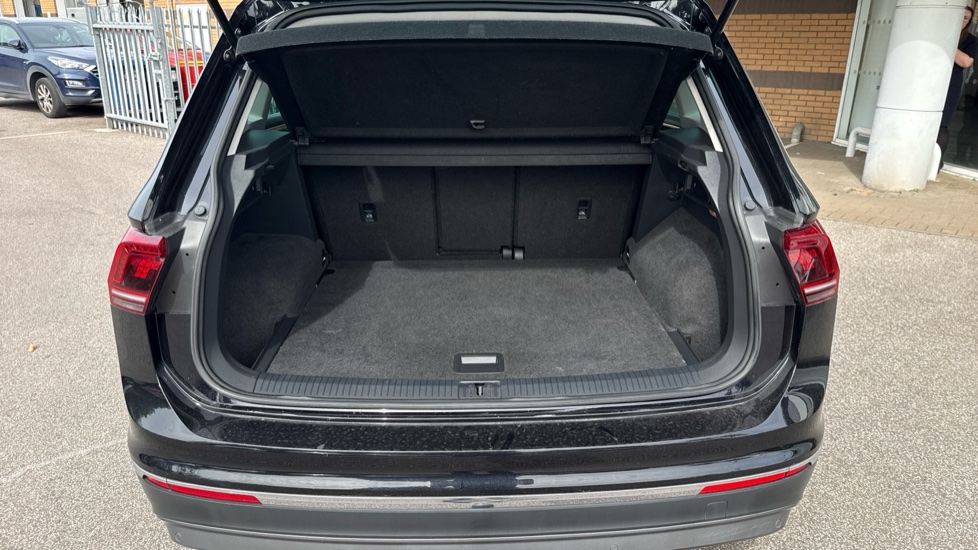 Volkswagen Tiguan 2.0 TDi 150 SEL 5dr Diesel Estate - Image 4
