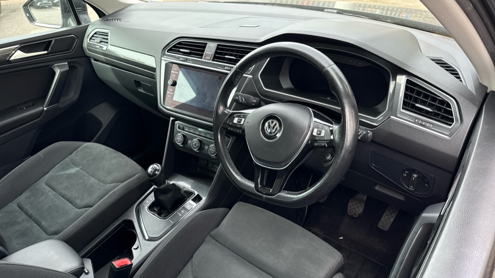 Volkswagen Tiguan 2.0 TDi 150 SEL 5dr Diesel Estate - Image 11