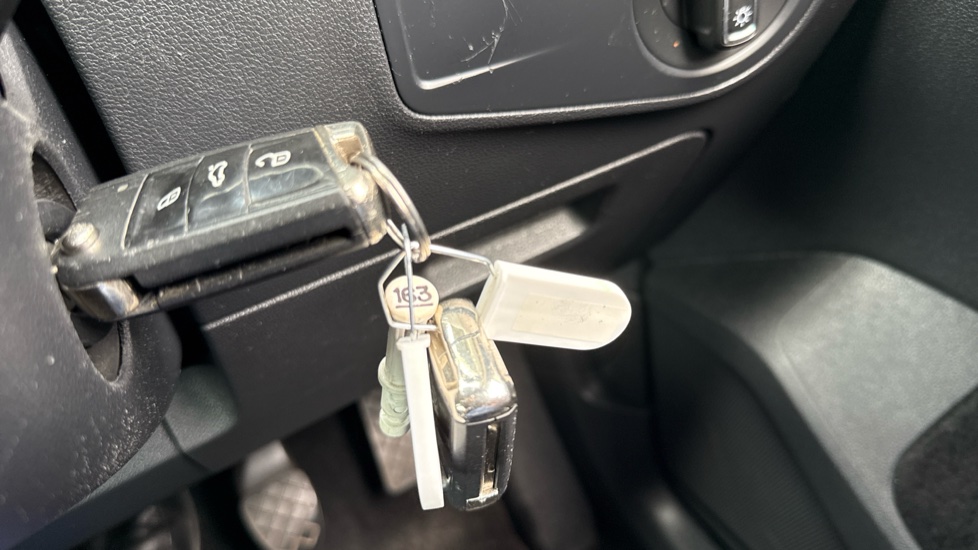 Volkswagen Tiguan 2.0 TDi 150 SEL 5dr Diesel Estate - Image 20