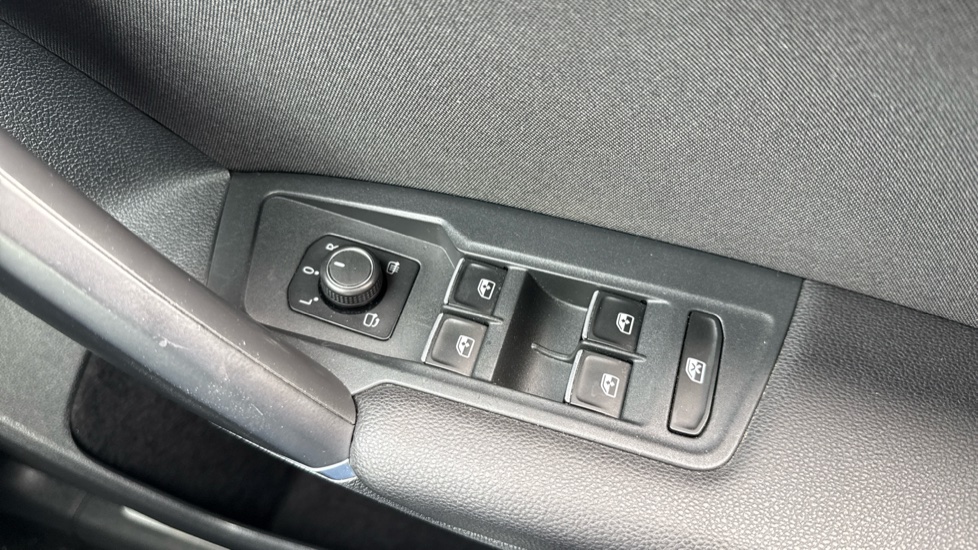 Volkswagen Tiguan 2.0 TDi 150 SEL 5dr Diesel Estate - Image 39