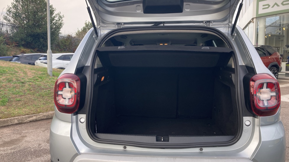 Dacia Duster 1.3 TCe 130 Techroad 5dr Petrol Estate - Image 4