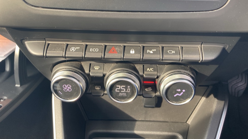 Dacia Duster 1.3 TCe 130 Techroad 5dr Petrol Estate - Image 23