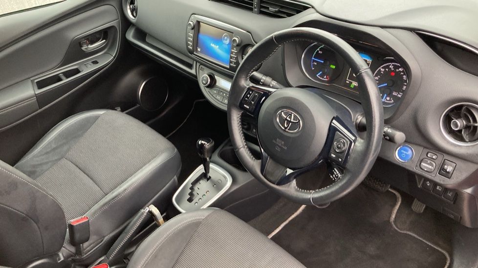 Toyota Yaris 1.5 Hybrid Excel 5dr CVT Hybrid Hatchback - Image 11