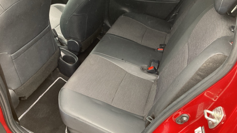 Toyota Yaris 1.5 Hybrid Excel 5dr CVT Hybrid Hatchback - Image 16