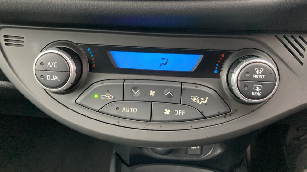 Toyota Yaris 1.5 Hybrid Excel 5dr CVT Hybrid Hatchback - Image 26