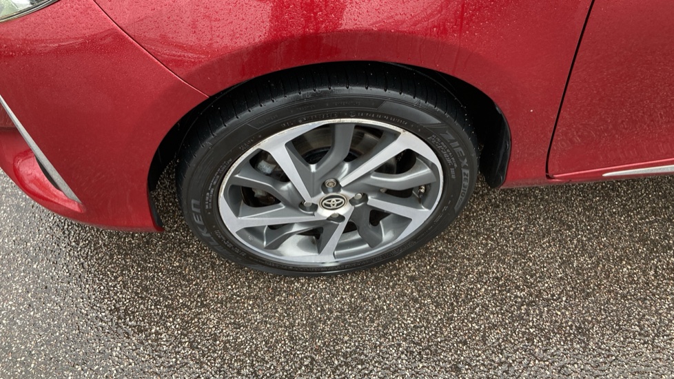 Toyota Yaris 1.5 Hybrid Excel 5dr CVT Hybrid Hatchback - Image 34