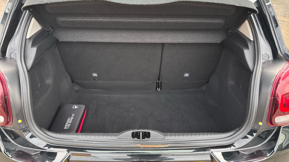 Citroen C3 1.2 PureTech Shine 5dr Petrol Hatchback - Image 4