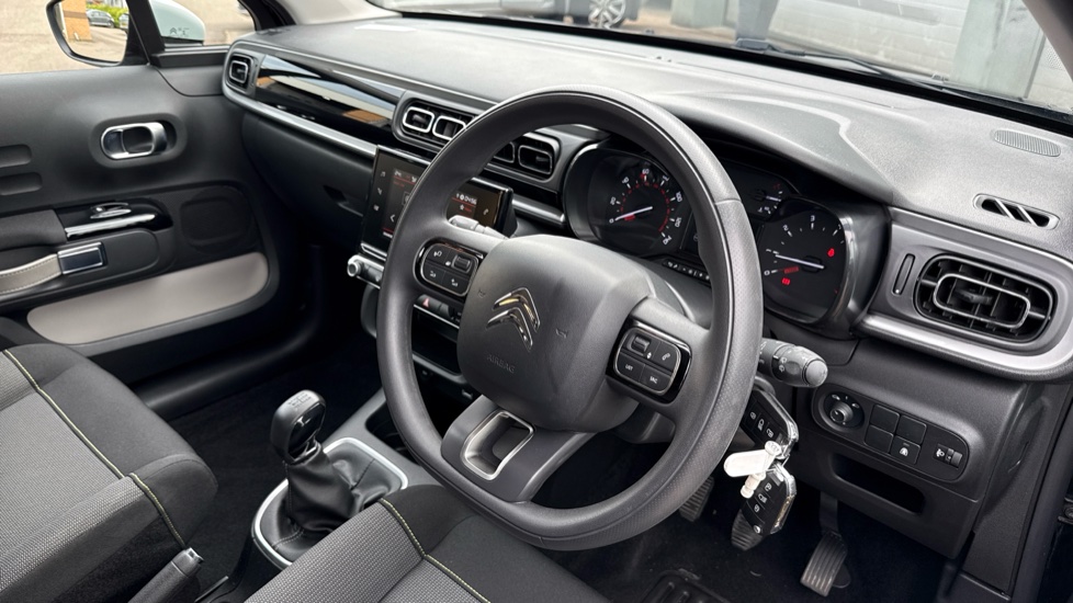 Citroen C3 1.2 PureTech Shine 5dr Petrol Hatchback - Image 11