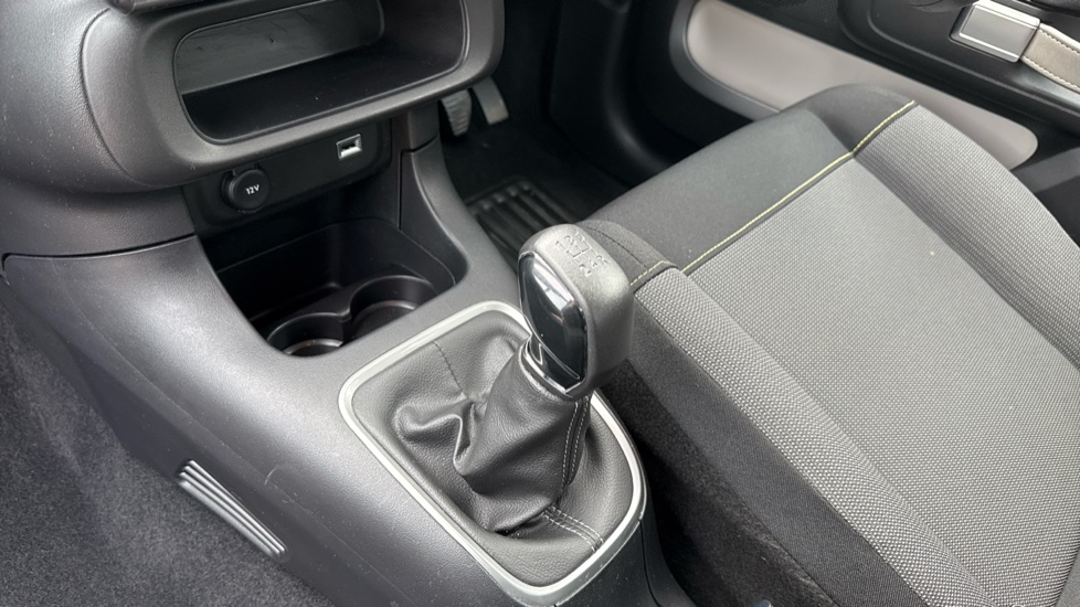 Citroen C3 1.2 PureTech Shine 5dr Petrol Hatchback - Image 13