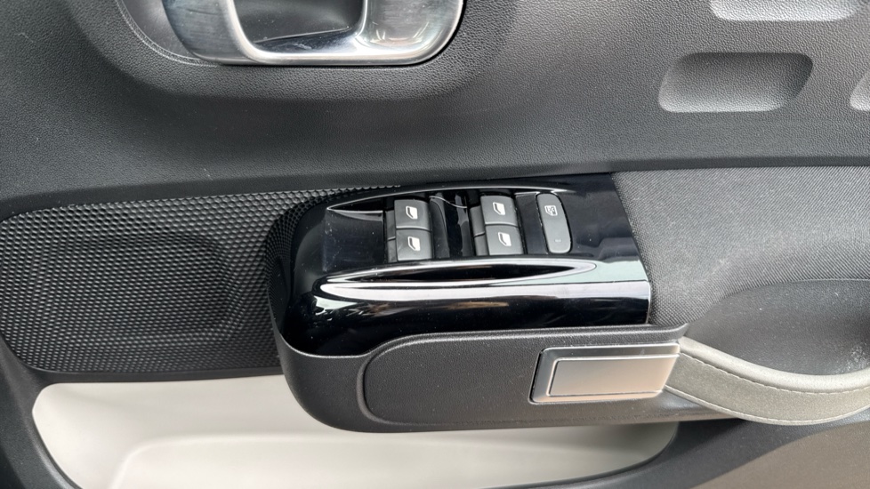 Citroen C3 1.2 PureTech Shine 5dr Petrol Hatchback - Image 27