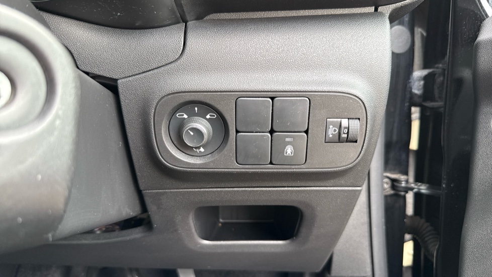 Citroen C3 1.2 PureTech Shine 5dr Petrol Hatchback - Image 29