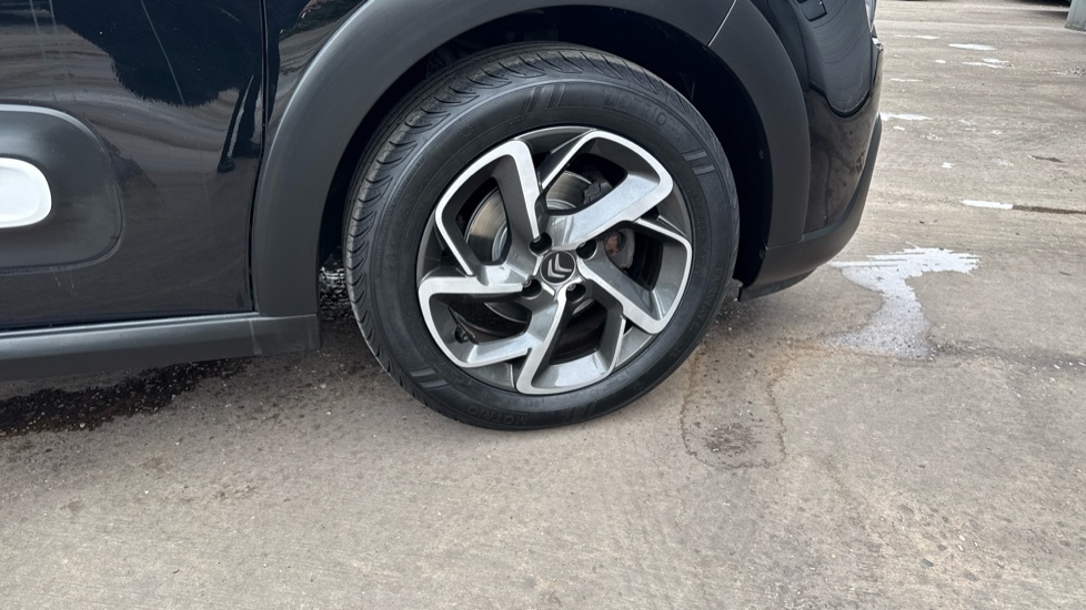 Citroen C3 1.2 PureTech Shine 5dr Petrol Hatchback - Image 35