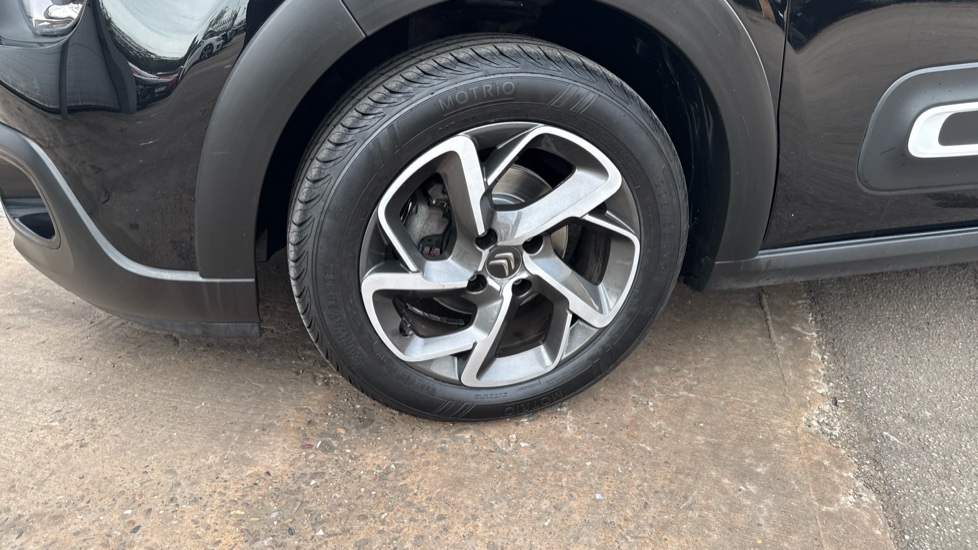 Citroen C3 1.2 PureTech Shine 5dr Petrol Hatchback - Image 40