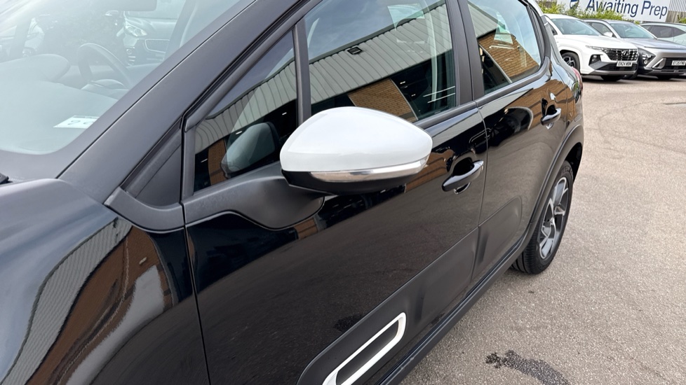 Citroen C3 1.2 PureTech Shine 5dr Petrol Hatchback - Image 41